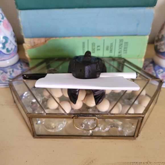 Vintage wood desk accessory frog pen and paper holder - Picture 8 of 10